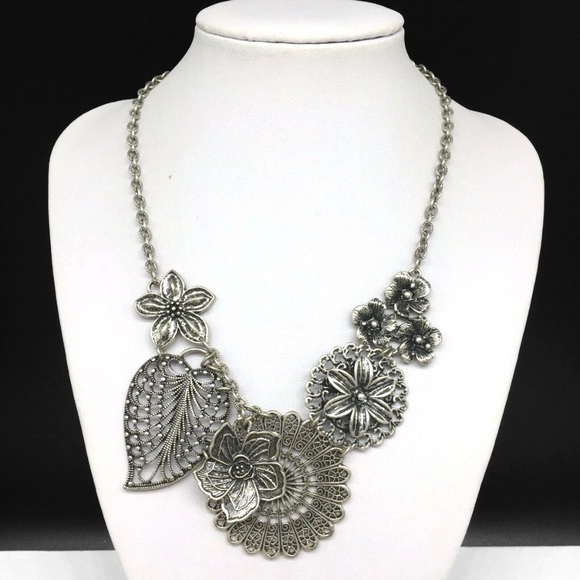 Premier Designs Jewelry - Premier Designs Layered Flower Leaves Statement Necklace Floral Leaf Silver